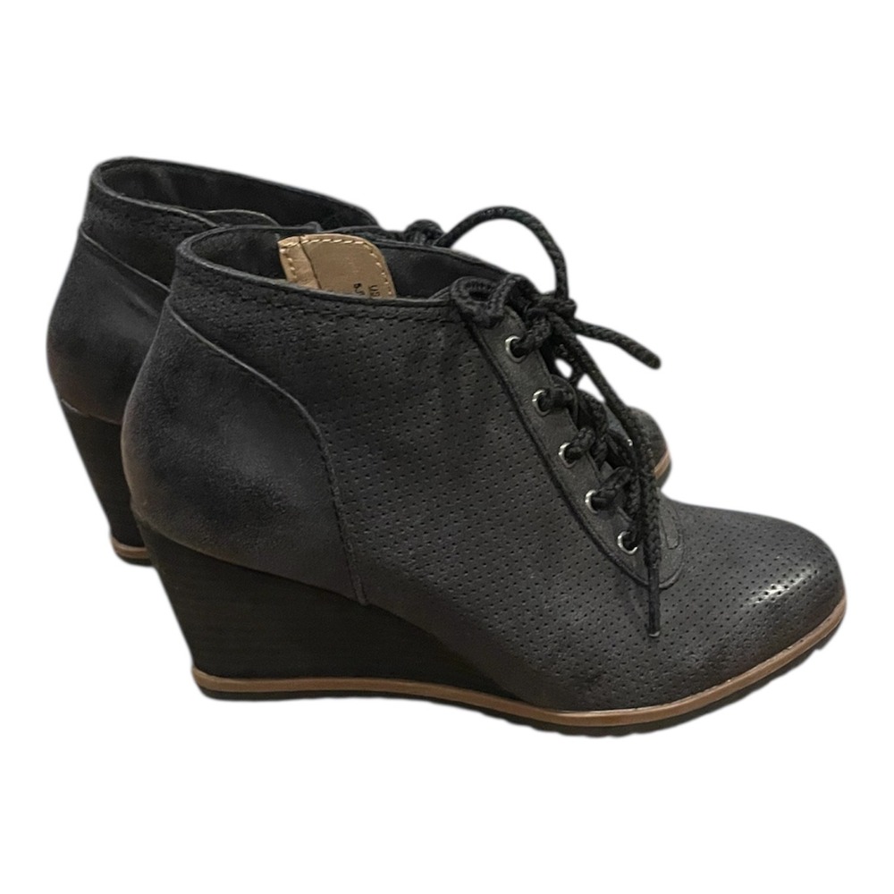 Naturalizer Soul Highfive Black Perforated Lace Up Wedge‎ Heel Booties 5.5M
